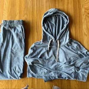 Vuori Halo Essential Hoodie and Performance Jogger XS light Blue